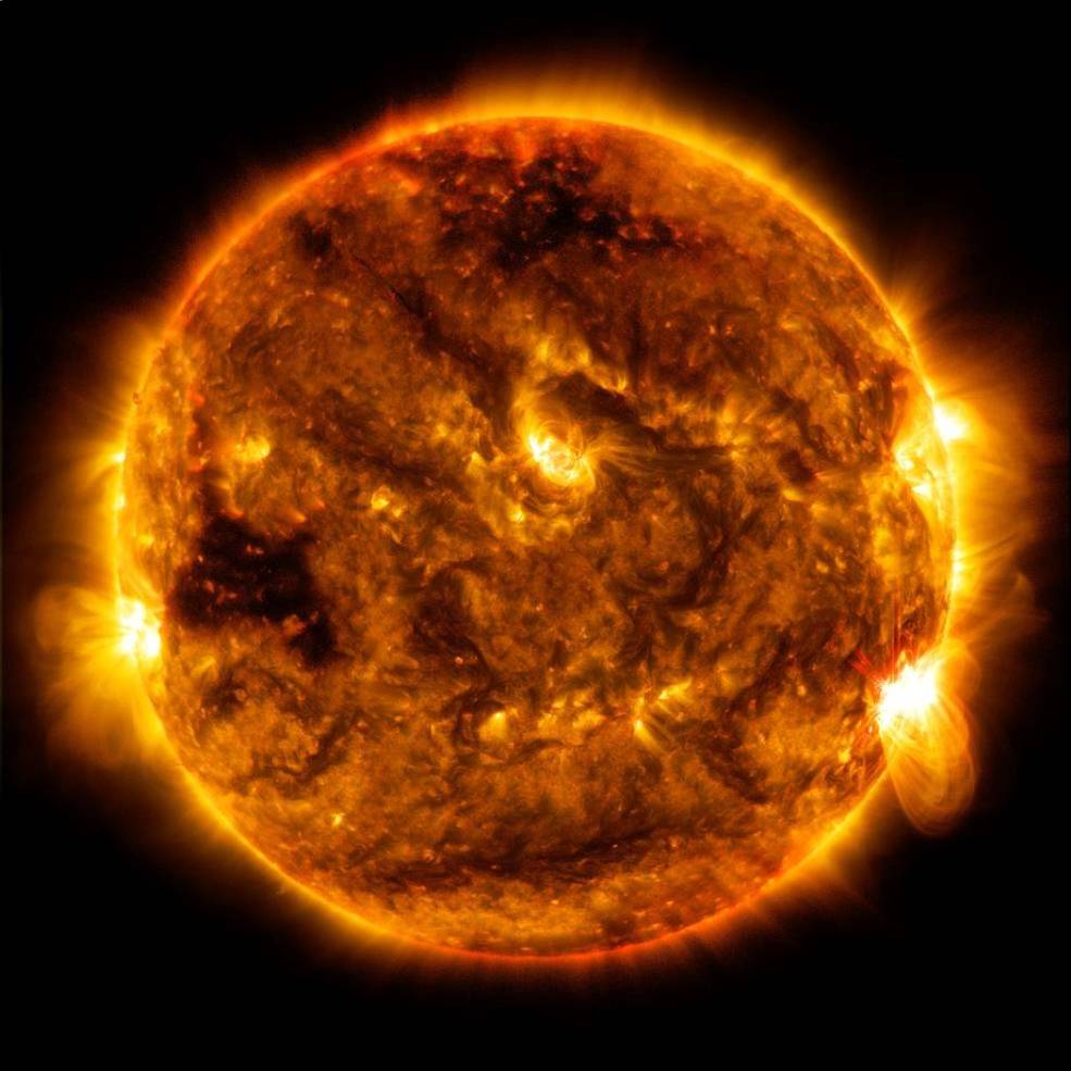 A mid-level solar flare that peaked at 8:13 p.m. EDT on Oct. 1, 2015, captured by NASA’s Solar Dynamics Observatory. Photo: NASA/SDO