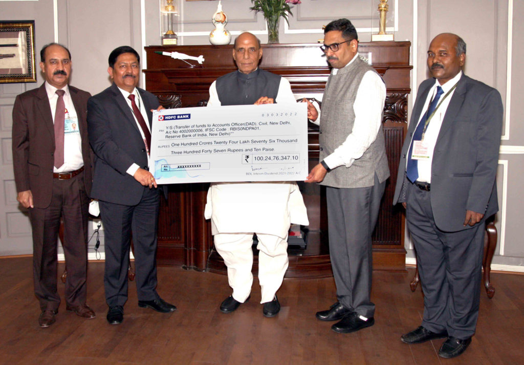 Commodore Siddharth Mishra (Retd), CMD, BDL presenting interim Dividend cheque of Rs. 100.2476 Crore to Defence Minister Rajnath Singh in New Delhi on 3 March 2022. Sanjay Jaju, Additional Secretary (Defence Production), Ministry of Defence (MoD), and N Srinivasulu, Director (Finance), BDL, Commodore TN Kaul (Retd), Executive Director (Mktg), BDL were present on the occasion.